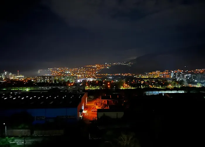 Cozy View Urban Garden